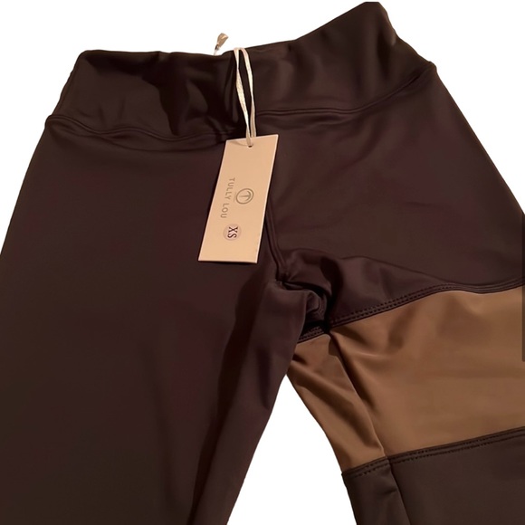 NEW‎ Tully Lou leggings colorway black white army size XS log(77A) - Picture 2 of 4